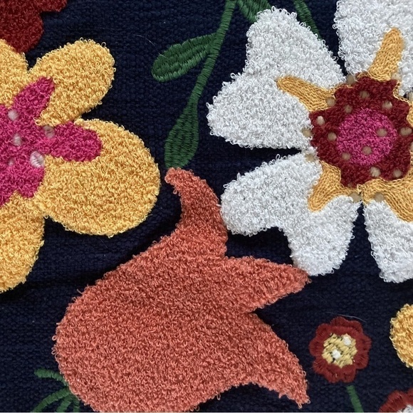 NWOT Abhi Home Embroidered Pillow Sham - Picture 4 of 7